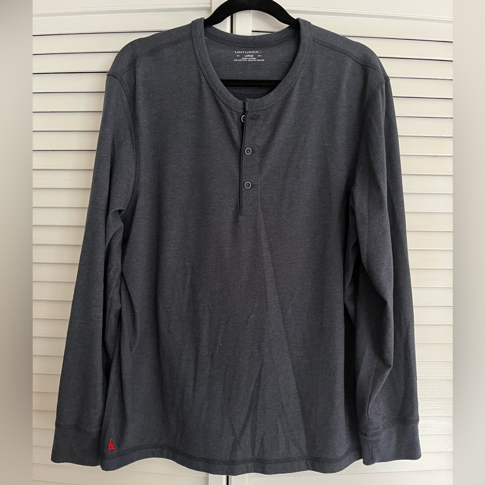UNTUCKit Men's Dark Navy Henley Shirt